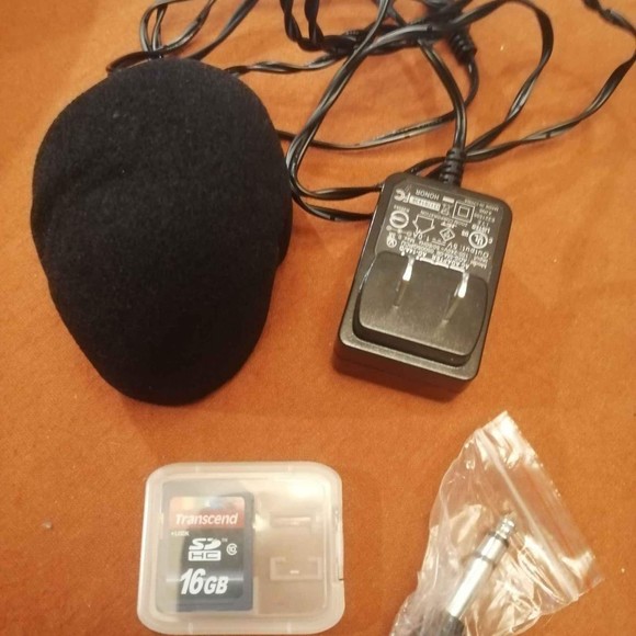 Zoom H4n Portable Recorder - Stereo Mics - XLR Inputs - 16GB SD - Picture 7 of 10